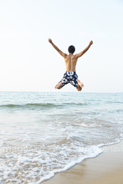 男性 後ろ姿 1人 日本人 水着 の画像素材 構図 人物の写真素材ならイメージナビ