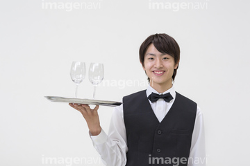ウェイター お盆 笑顔 日本人 の画像素材 業種 職業 ビジネスの写真素材ならイメージナビ