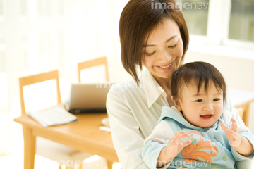 人物 構図 正面 日本人 ビジネス 赤ちゃん 子供 の画像素材 写真素材ならイメージナビ