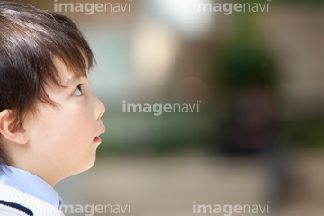 日本人 子供 横顔 驚き の画像素材 人物 イラスト Cgの写真素材ならイメージナビ