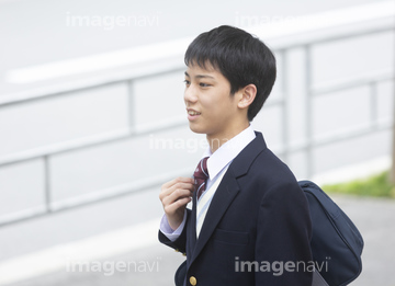 高校生 ブレザー さわやか 横向き の画像素材 日本人 人物の写真素材ならイメージナビ