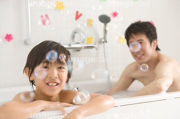 少年 風呂 の画像素材 入浴 ライフスタイルの写真素材ならイメージナビ
