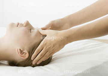 ヘッドマッサージ の画像素材 体調 ライフスタイルの写真素材ならイメージナビ