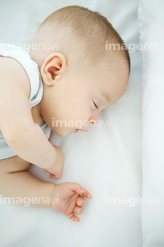 外国人 子供 赤ちゃん 横顔 素直 の画像素材 外国人 人物の写真素材ならイメージナビ