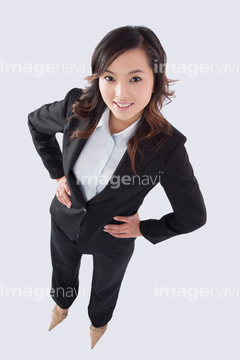 女性 全身 ポーズ 俯瞰 外国人 の画像素材 ビジネスパーソン ビジネスの写真素材ならイメージナビ