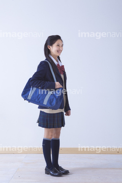 女子高生 横向き 全身 アジア人 の画像素材 日本人 人物の写真素材ならイメージナビ