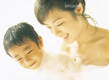 少年 小学生 お風呂 の画像素材 入浴 ライフスタイルの写真素材ならイメージナビ