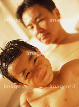 少年 小学生 お風呂 の画像素材 入浴 ライフスタイルの写真素材ならイメージナビ