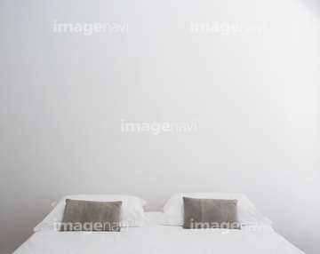 ベッド 俯瞰 人 クッション の画像素材 ペット 生き物の写真素材ならイメージナビ