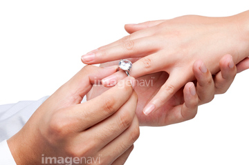 結婚 指輪 手 指輪交換 の画像素材 結婚 行事 祝い事の写真素材ならイメージナビ