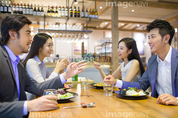 サラリーマン 食事 食事会 の画像素材 ライフスタイル イラスト Cgの写真素材ならイメージナビ