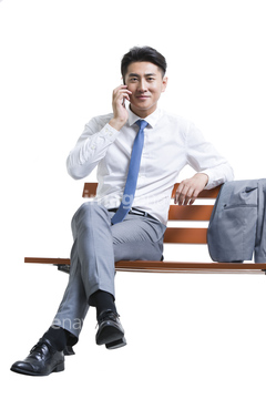 足を組む 男性 椅子 コート 洋服 の画像素材 ビジネスアイテム ビジネスの写真素材ならイメージナビ