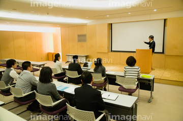 説明会 の画像素材 ビジネス 人物の写真素材ならイメージナビ