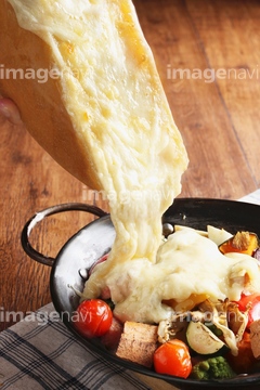 チーズ 溶ける ホールチーズ ロイヤリティフリー の画像素材 写真素材ならイメージナビ