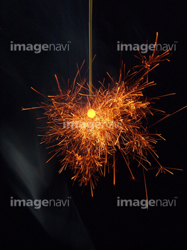 花火 線香花火 綺麗 の画像素材 炎 火花 バックグラウンドの写真素材ならイメージナビ