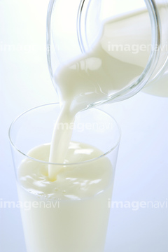 Food Images 牛乳 の画像素材 飲み物 食べ物の写真素材ならイメージナビ