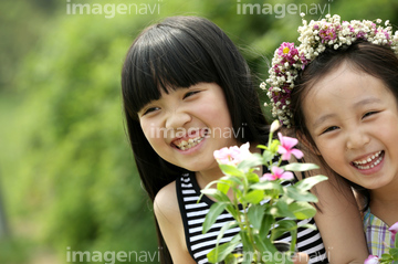 花 少女 花かんむり の画像素材 外国人 人物の写真素材ならイメージナビ