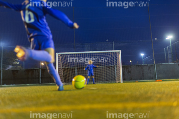 サッカー選手 の画像素材 球技 スポーツの写真素材ならイメージナビ