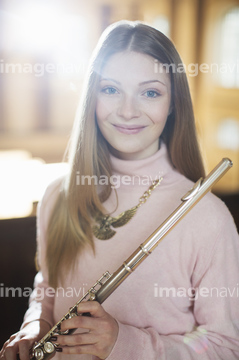 フルート ポーズ の画像素材 業種 職業 ビジネスの写真素材ならイメージナビ