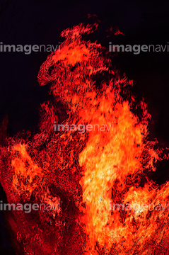 炎 背景 炎上 の画像素材 炎 火花 バックグラウンドの写真素材ならイメージナビ
