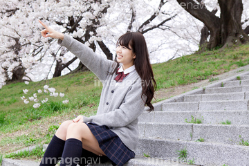 女子高生 横向き 全身 アジア人 の画像素材 日本人 人物の写真素材ならイメージナビ