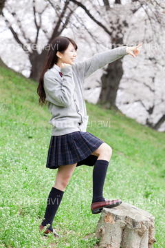 女子高生 横向き 全身 アジア人 の画像素材 日本人 人物の写真素材ならイメージナビ