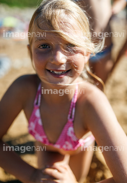 外人小学生水着 人物 > 外国人 > 子供，水着】の画像素材 | 写真素材ならイメージナビ