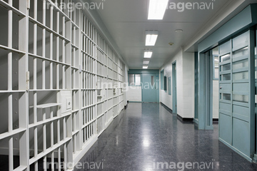 檻 刑務所 廊下 の画像素材 写真素材ならイメージナビ