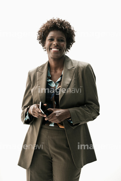 黒人 女性 スーツ パンツスーツ Image Source 北海道 の画像素材 ビジネス 人物の写真素材ならイメージナビ