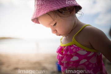 女 水着 赤ちゃん 子供 の画像素材 外国人 人物の写真素材ならイメージナビ