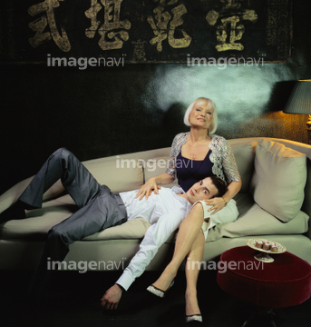 女性 全身 白人 売春婦 の画像素材 写真素材ならイメージナビ