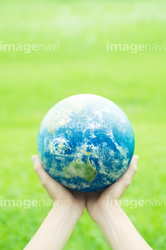 地球 手 支える の画像素材 エネルギー エコロジーの写真素材ならイメージナビ