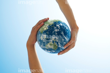 地球 手 支える の画像素材 エネルギー エコロジーの写真素材ならイメージナビ