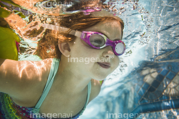 人物 外国人 子供 水着 の画像素材 写真素材ならイメージナビ