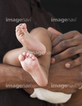 女の子 足の裏 裸足 黒人 の画像素材 写真素材ならイメージナビ