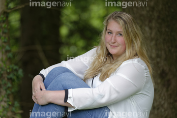 女性 デブ ブロンドヘアー 白人 ほくほく ロイヤリティフリー の画像素材 外国人 人物の写真素材ならイメージナビ