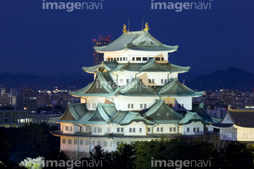 名古屋城 冬 夜景 雪 桜 夕暮れ 夕焼け 封グレ ライトアップ ロイヤリティフリー 写真 の画像素材 日本 国 地域の写真素材 ならイメージナビ