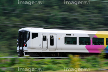 電車 E257系電車 横向き の画像素材 写真素材ならイメージナビ