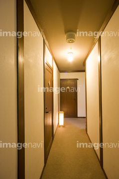 ホテル 廊下 ペンション ロイヤリティフリー の画像素材 サービス業 産業 環境問題の写真素材ならイメージナビ