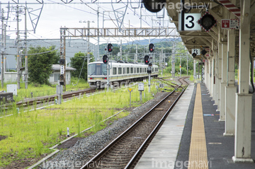 電柱 田舎 架線柱 の画像素材 鉄道 乗り物 交通の写真素材ならイメージナビ