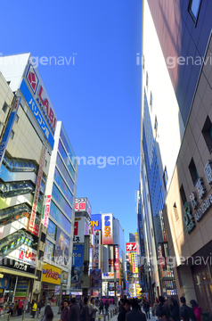 秋葉原 大勢 ロイヤリティフリー の画像素材 行動 人物の写真素材ならイメージナビ