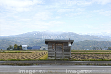 田舎のバス停 の画像素材 写真素材ならイメージナビ