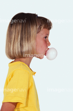 風船ガム 横顔 の画像素材 菓子 デザート 食べ物の写真素材ならイメージナビ