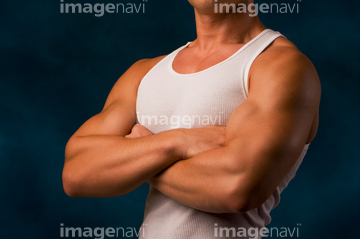 筋肉 腕組み の画像素材 フィットネス スポーツの写真素材ならイメージナビ