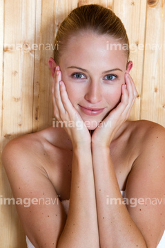 女性 ポーズ 外国人 虫歯ポーズ の画像素材 外国人 人物の写真素材ならイメージナビ