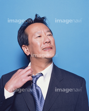 男性 ネクタイ 緩める の画像素材 ビジネス イラスト Cgの写真素材ならイメージナビ