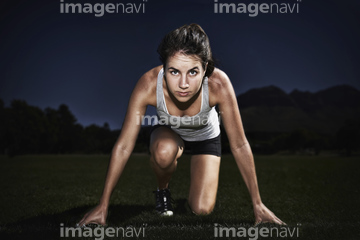 スポーツ 陸上競技 短距離走 クラウチングスタート 強い 度量衡 の画像素材 写真素材ならイメージナビ