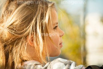 少女 横顔 外国人 小学生 かわいい の画像素材 年齢 人物の写真素材ならイメージナビ