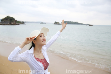 女性 後ろ姿 日本人 1人 40代 線 ロイヤリティフリー の画像素材 春 夏の行事 行事 祝い事の写真素材ならイメージナビ
