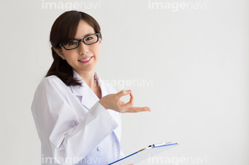 女性 ポーズ 女医 の画像素材 医療 福祉の写真素材ならイメージナビ